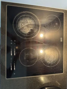 Flächenbündiges Kochfeld neu installiert in Baden