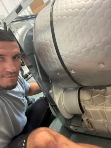 Techniker repariert Miele Wäschetrockner in Baden